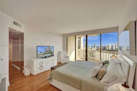2000 Island Boulevard Aventura FL 33160