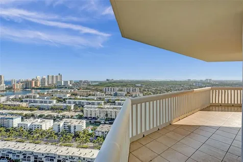 2000 Island Boulevard Aventura FL 33160