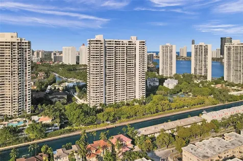 2000 Island Boulevard Aventura FL 33160