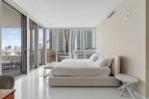 851 NE 1st Avenue Miami FL 33132