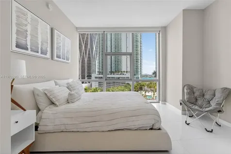 851 NE 1st Avenue Miami FL 33132