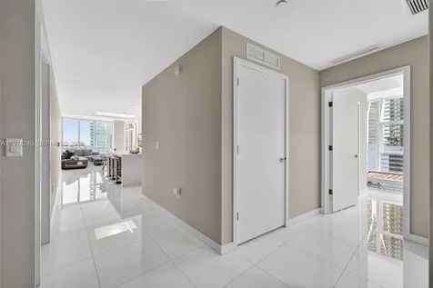 851 NE 1st Avenue Miami FL 33132