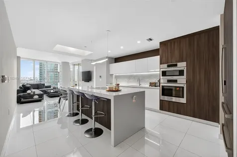 851 NE 1st Avenue Miami FL 33132