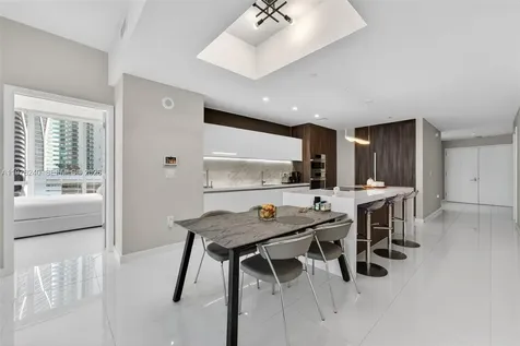 851 NE 1st Avenue Miami FL 33132