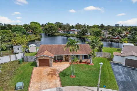 9291 NW 11th Court Pembroke Pines FL 33024