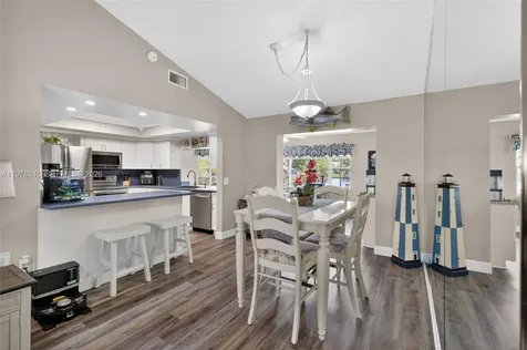 9291 NW 11th Court Pembroke Pines FL 33024