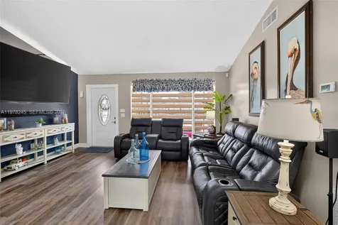 9291 NW 11th Court Pembroke Pines FL 33024