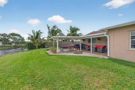 9291 NW 11th Court Pembroke Pines FL 33024