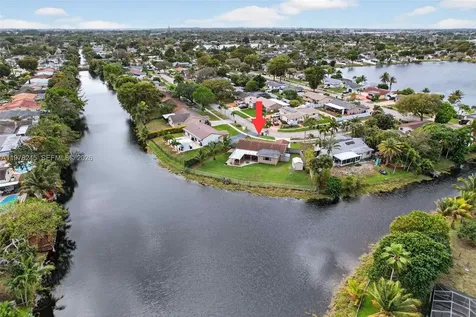 9291 NW 11th Court Pembroke Pines FL 33024