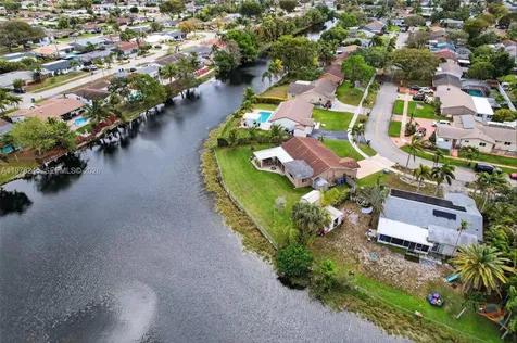 9291 NW 11th Court Pembroke Pines FL 33024