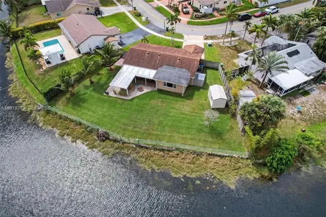 9291 NW 11th Court Pembroke Pines FL 33024