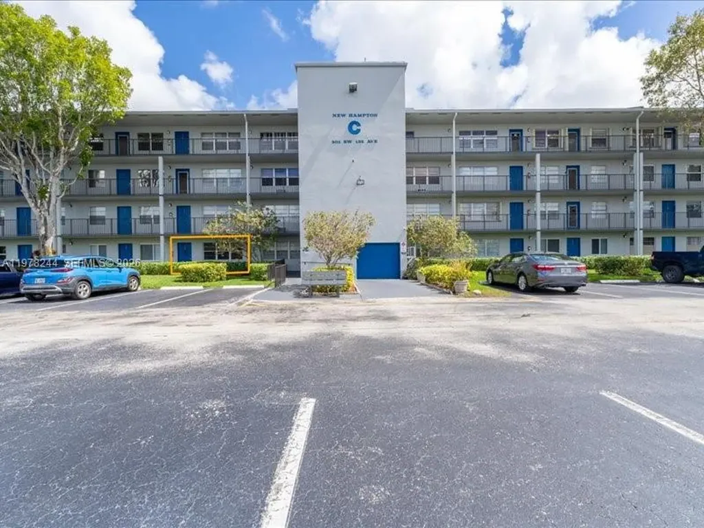 301 SW 135th Avenue Pembroke Pines FL 33027