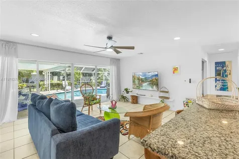 809 SE 14th Drive Deerfield Beach FL 33441