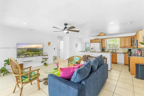 809 SE 14th Drive Deerfield Beach FL 33441