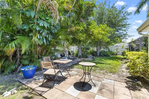 809 SE 14th Drive Deerfield Beach FL 33441