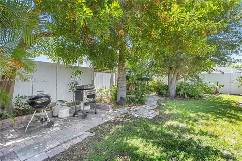 809 SE 14th Drive Deerfield Beach FL 33441