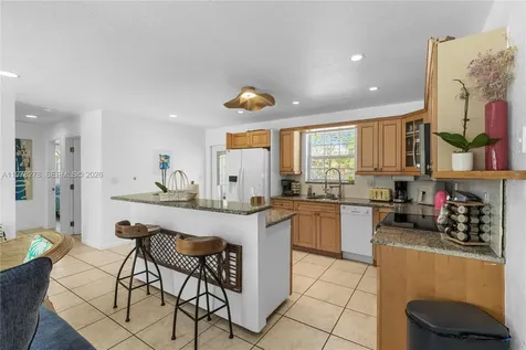 809 SE 14th Drive Deerfield Beach FL 33441