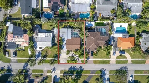 809 SE 14th Drive Deerfield Beach FL 33441