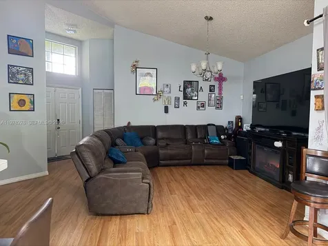 400 Somerset Way Weston FL 33326