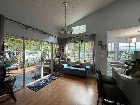 400 Somerset Way Weston FL 33326