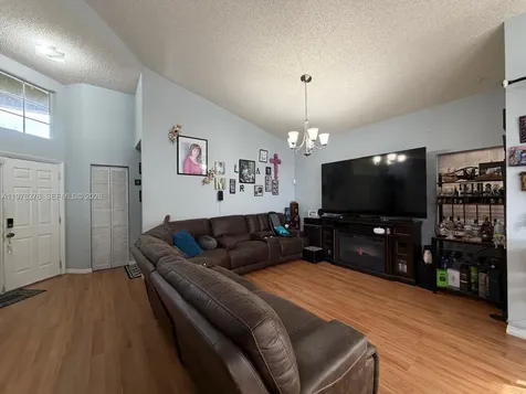 400 Somerset Way Weston FL 33326