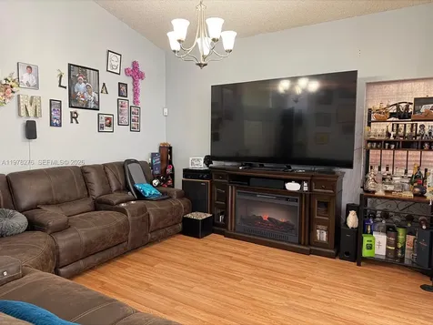 400 Somerset Way Weston FL 33326