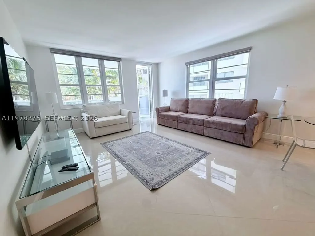 100 Lincoln Road Miami Beach FL 33139