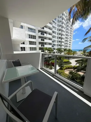 100 Lincoln Road Miami Beach FL 33139