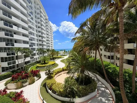 100 Lincoln Road Miami Beach FL 33139
