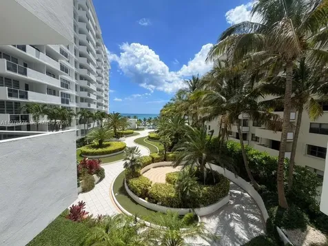 100 Lincoln Road Miami Beach FL 33139