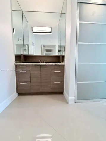100 Lincoln Road Miami Beach FL 33139