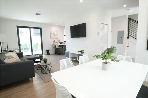 211 SE 4th Street Hallandale Beach FL 33009