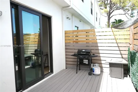 211 SE 4th Street Hallandale Beach FL 33009