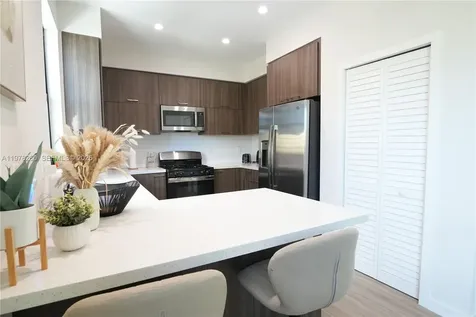 211 SE 4th Street Hallandale Beach FL 33009