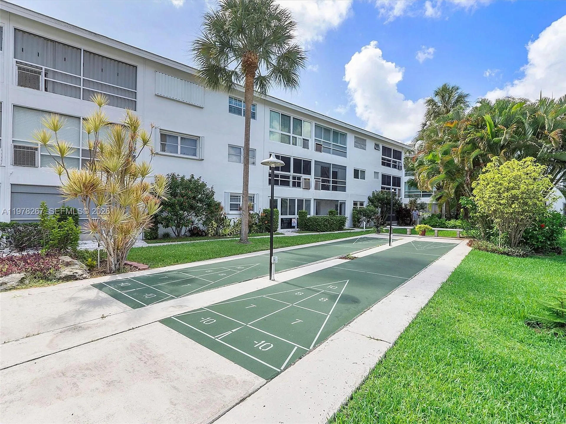 2050 NE 39th Street Lighthouse Point FL 33064