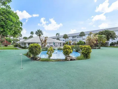 2050 NE 39th Street Lighthouse Point FL 33064
