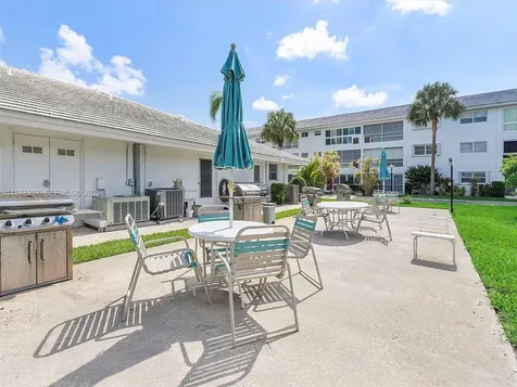 2050 NE 39th Street Lighthouse Point FL 33064