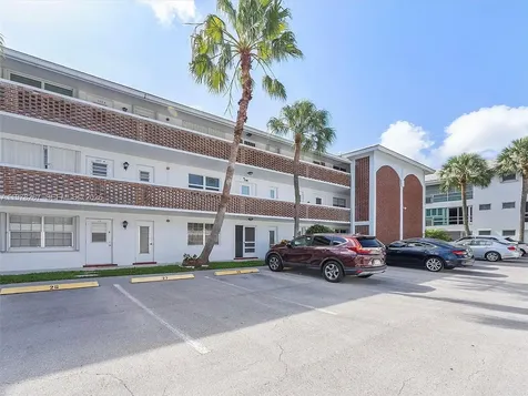 2050 NE 39th Street Lighthouse Point FL 33064