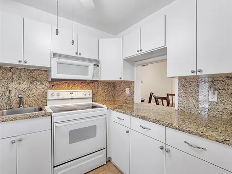 2050 NE 39th Street Lighthouse Point FL 33064
