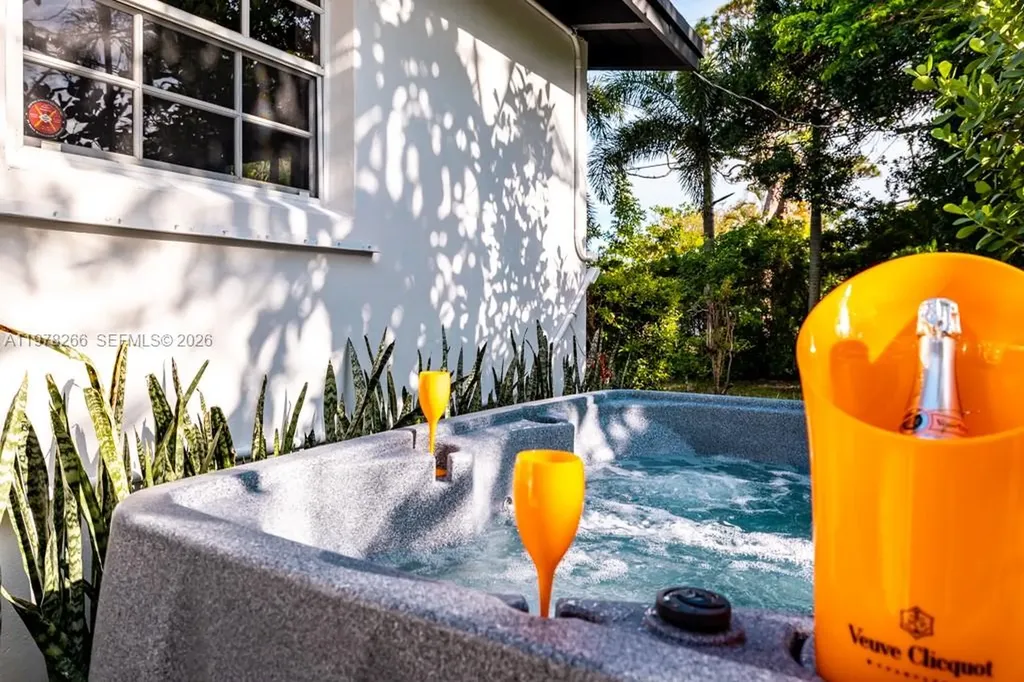 2860 SW 13th Court Fort Lauderdale FL 33312