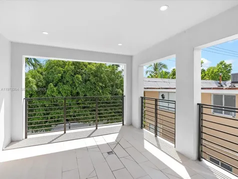 1134 71st Street Miami Beach FL 33141