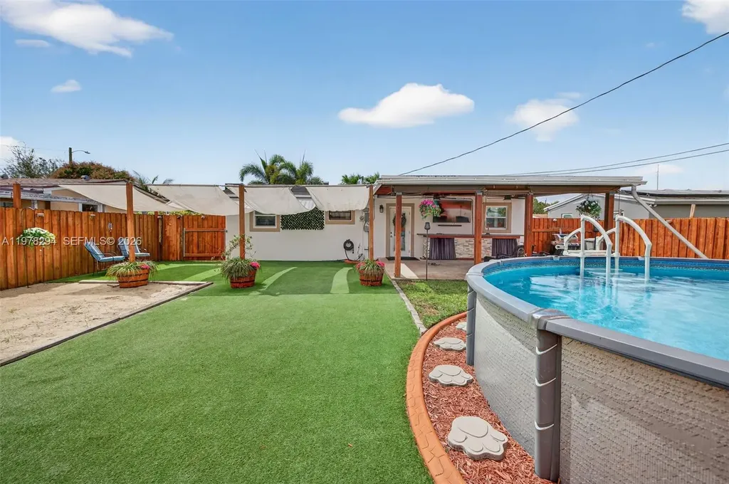 731 N 69th Avenue Hollywood FL 33024