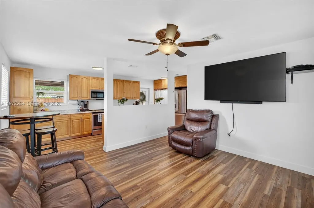 731 N 69th Avenue Hollywood FL 33024