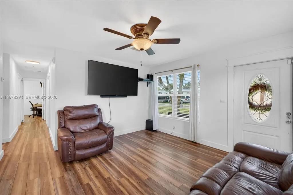 731 N 69th Avenue Hollywood FL 33024