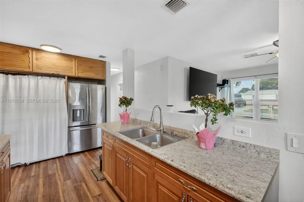 731 N 69th Avenue Hollywood FL 33024
