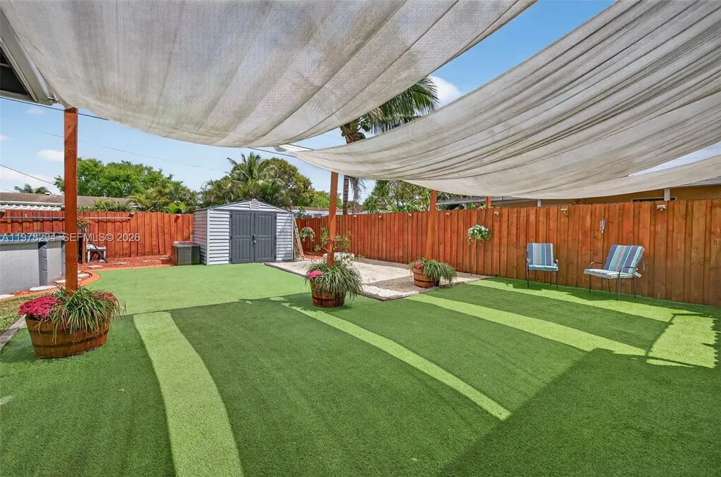 731 N 69th Avenue Hollywood FL 33024
