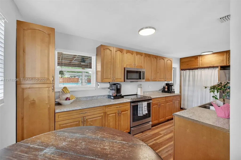 731 N 69th Avenue Hollywood FL 33024