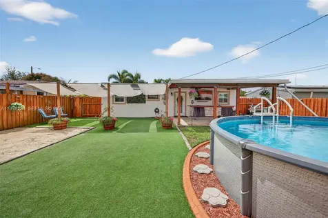 731 N 69th Avenue Hollywood FL 33024