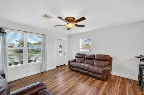 731 N 69th Avenue Hollywood FL 33024