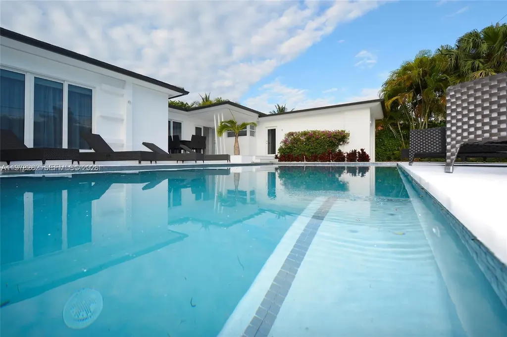 880 N Venetian Drive Miami Beach FL 33139